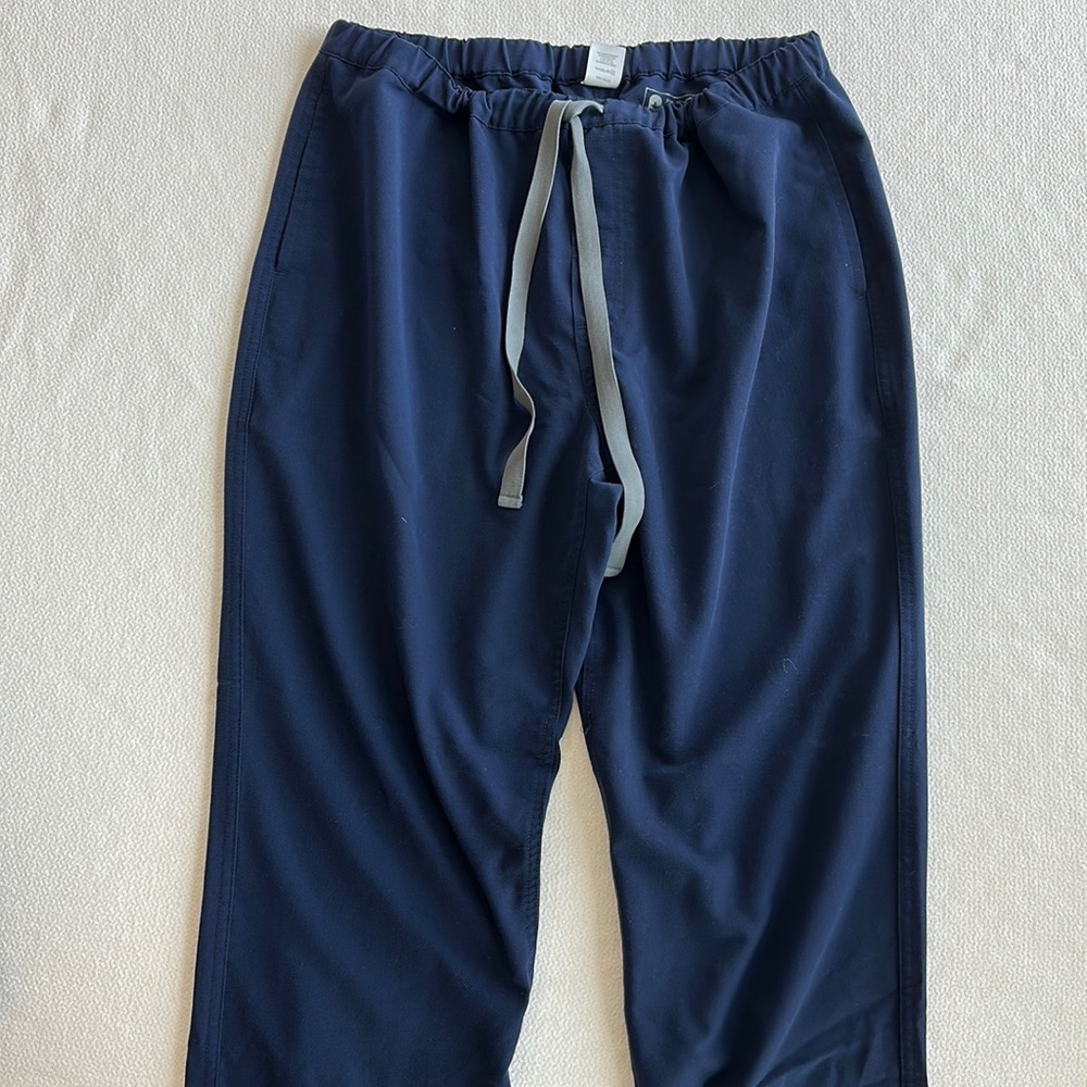 Men’s Figs Pisco Basic Scrub Pants Navy Size Medium